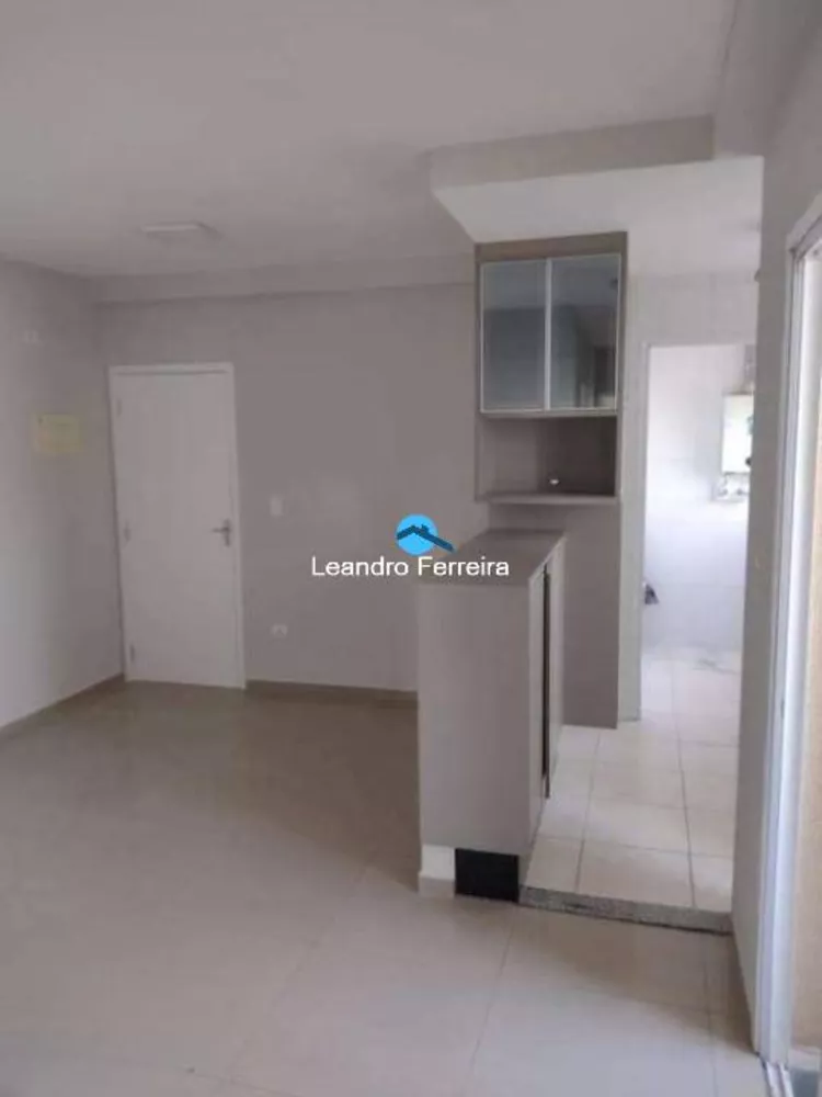 Apartamento à venda com 3 quartos, 67m² - Foto 2