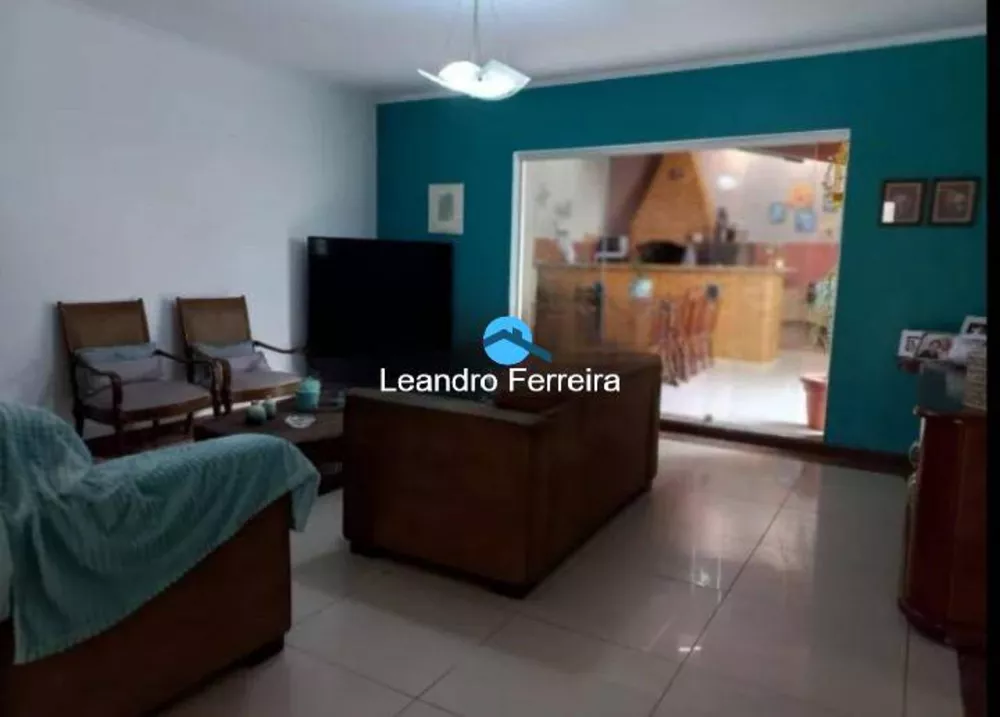 Casa à venda com 4 quartos, 269m² - Foto 1