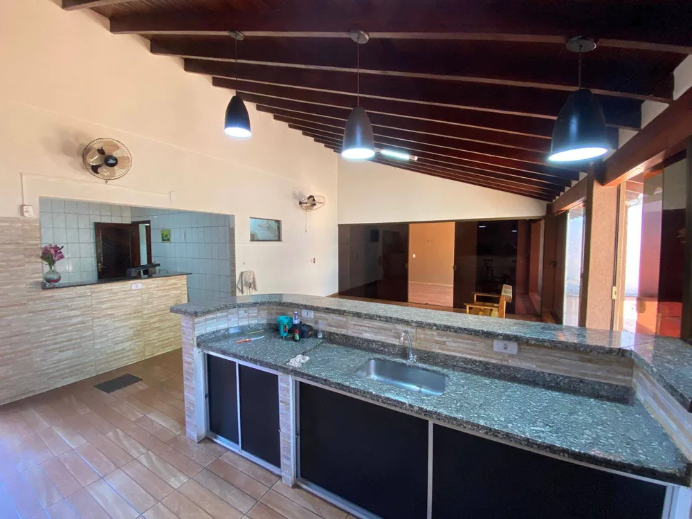 Casa, 5 quartos, 256 m² - Foto 3