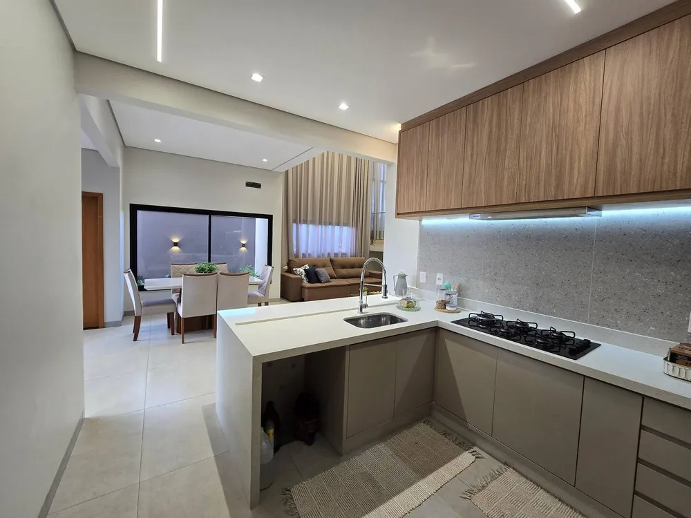 Casa, 3 quartos, 225 m² - Foto 2