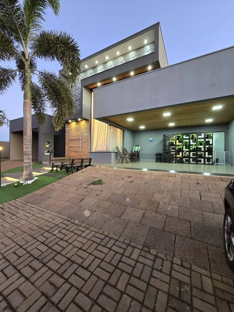 Casa, 3 quartos, 215 m² - Foto 1