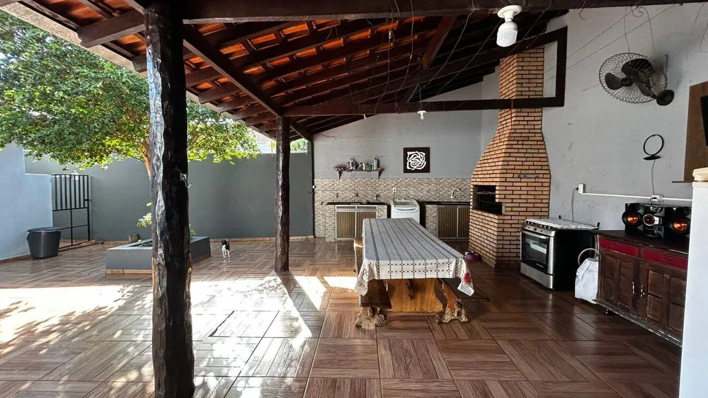 Casa, 3 quartos, 213 m² - Foto 2