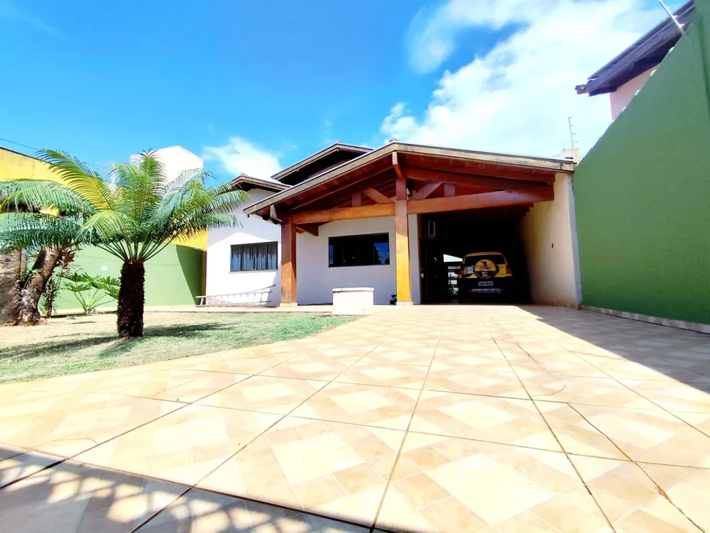 Casa, 3 quartos, 217 m² - Foto 1
