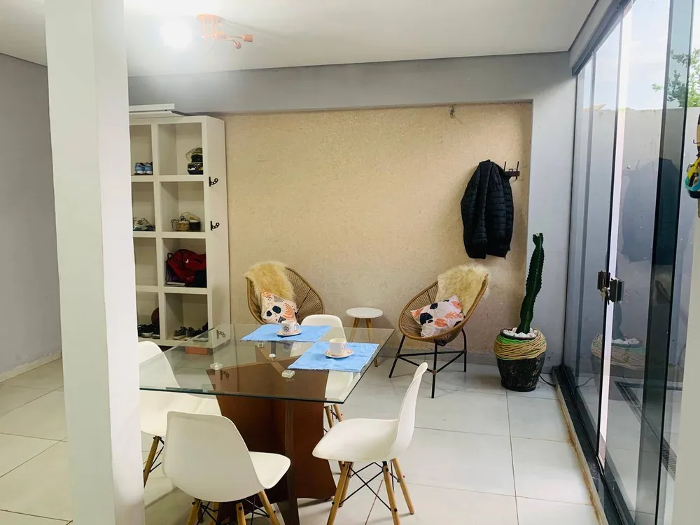 Casa, 3 quartos, 205 m² - Foto 2