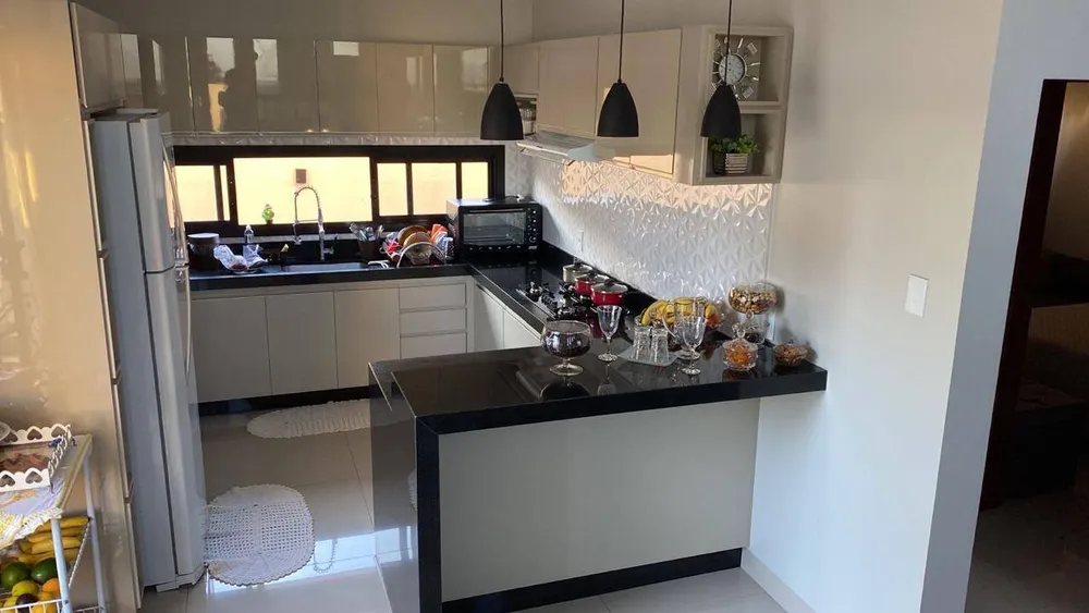 Casa, 4 quartos, 225 m² - Foto 3