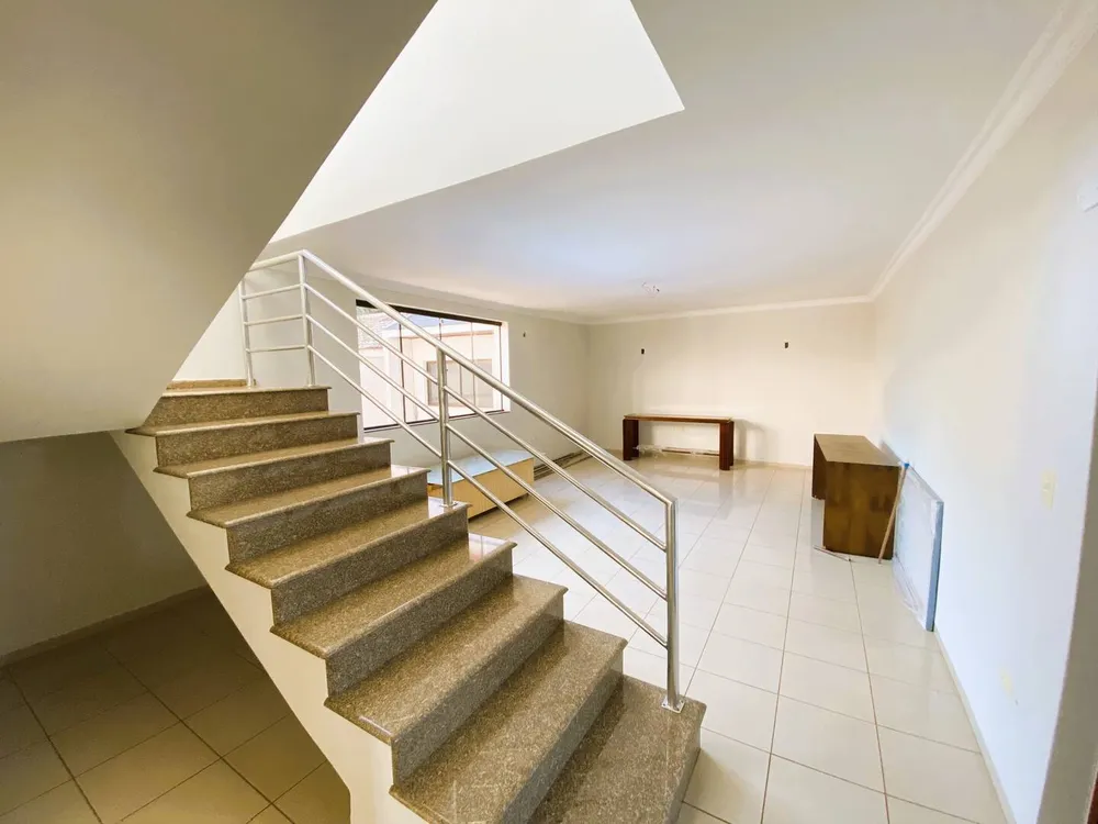 Sobrado, 3 quartos, 477 m² - Foto 2