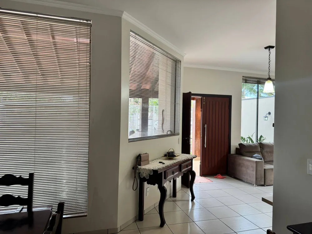 Casa, 3 quartos, 230 m² - Foto 3