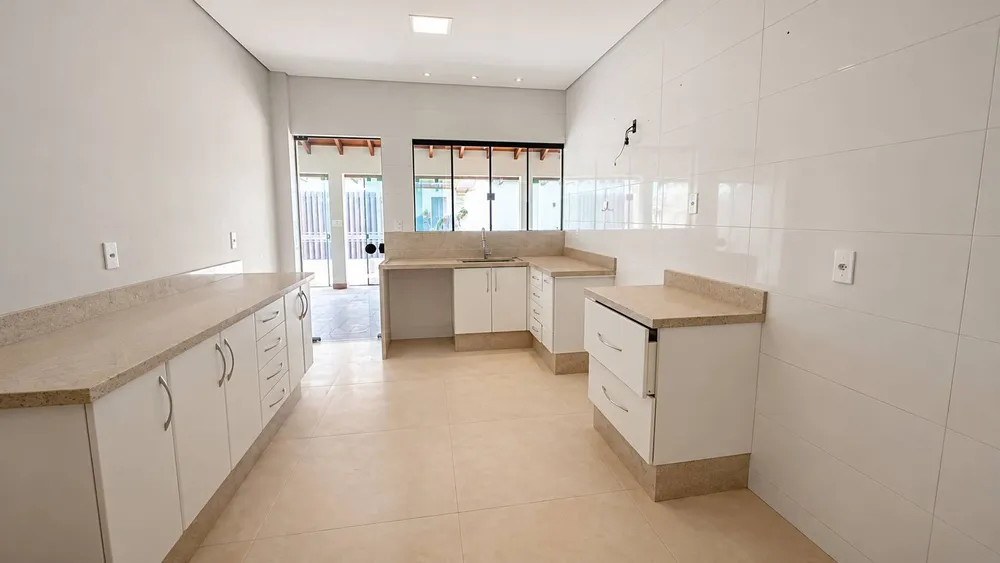 Casa, 4 quartos, 220 m² - Foto 2