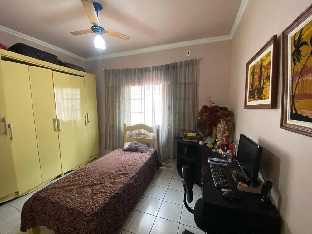 Casa, 3 quartos, 210 m² - Foto 4