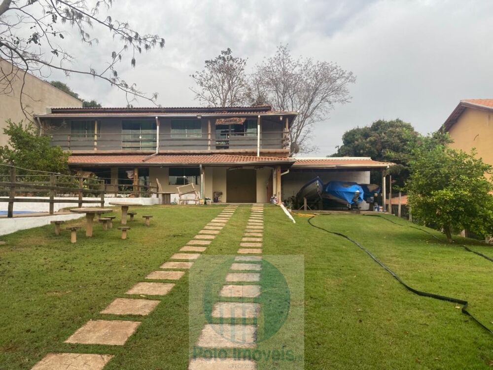 Casa à venda com 3 quartos, 600m² - Foto 1