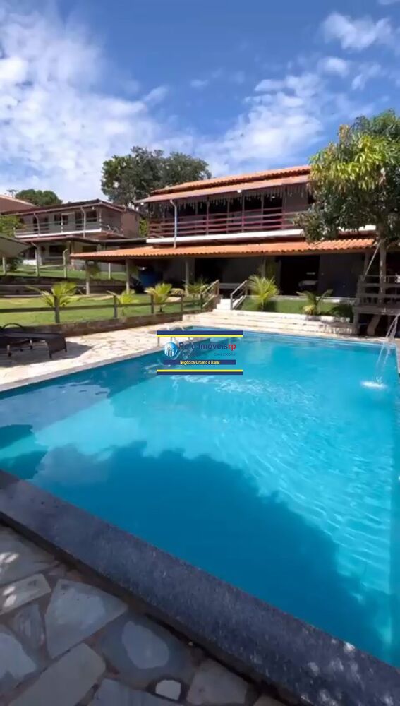Casa à venda com 3 quartos, 700m² - Foto 1