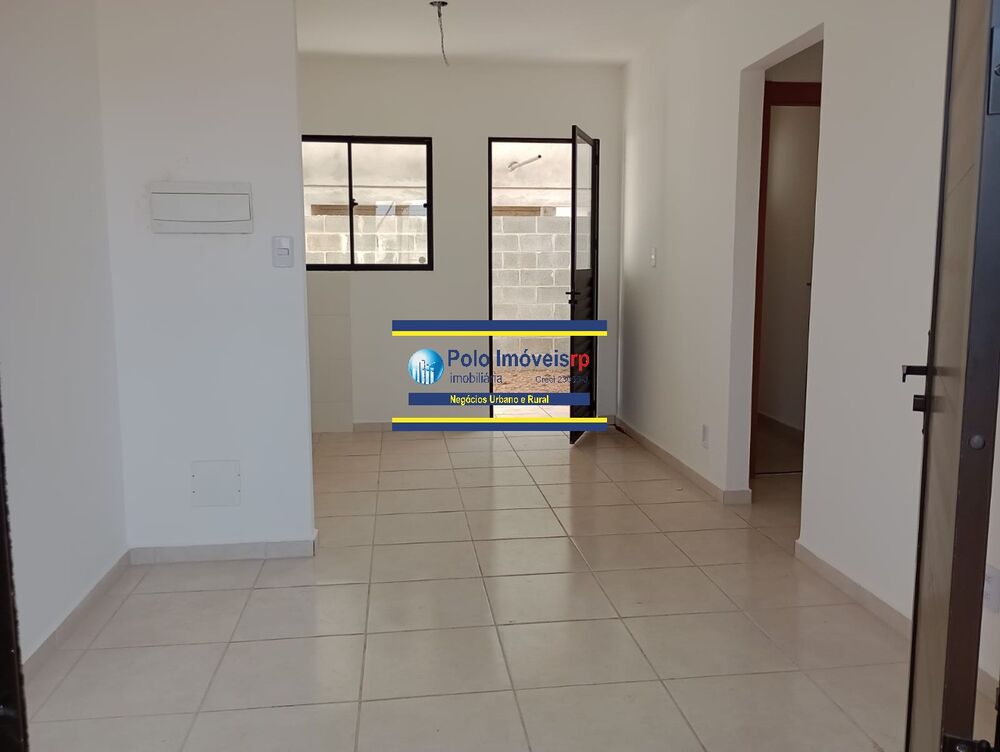 Casa à venda com 2 quartos, 8m² - Foto 1