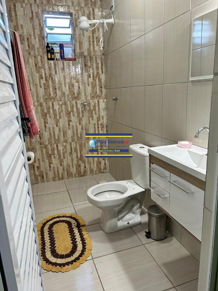 Casa à venda com 3 quartos, 22m² - Foto 1
