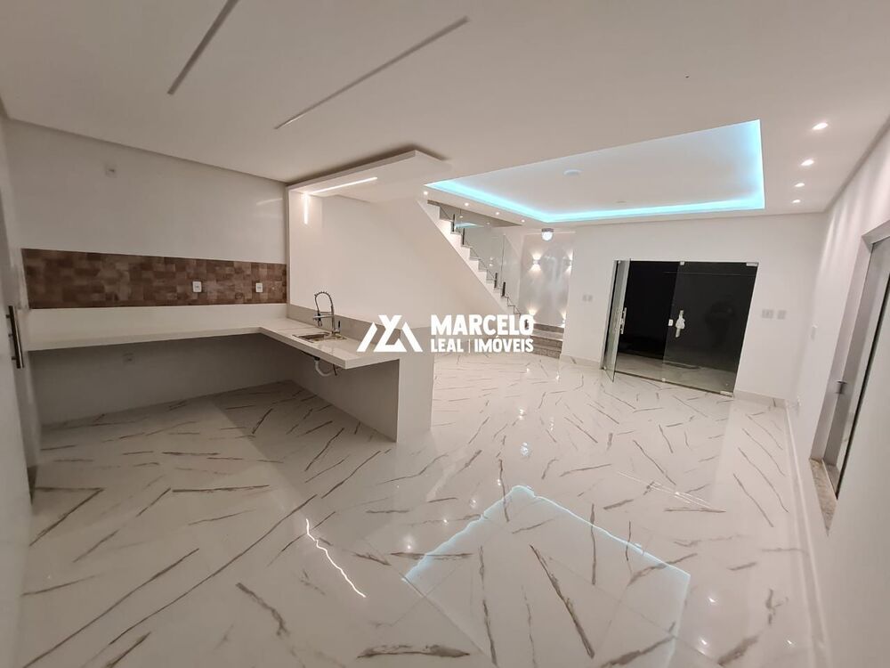 Casa à venda com 3 quartos, 142m² - Foto 2