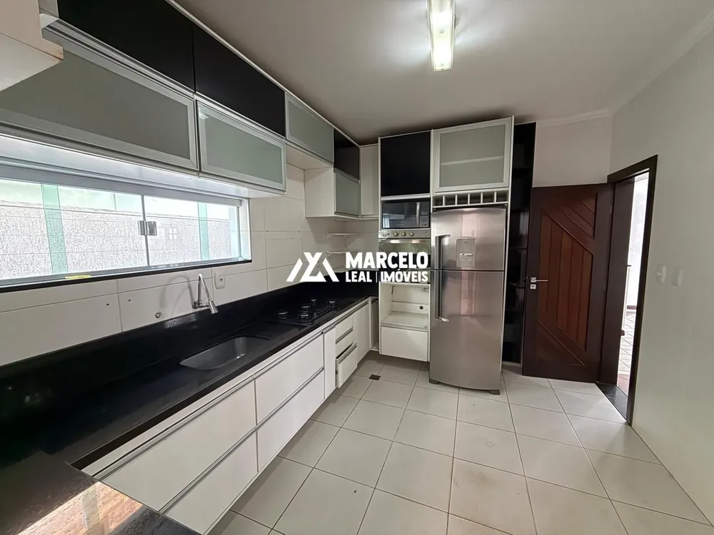 Casa, 3 quartos, 210 m² - Foto 2