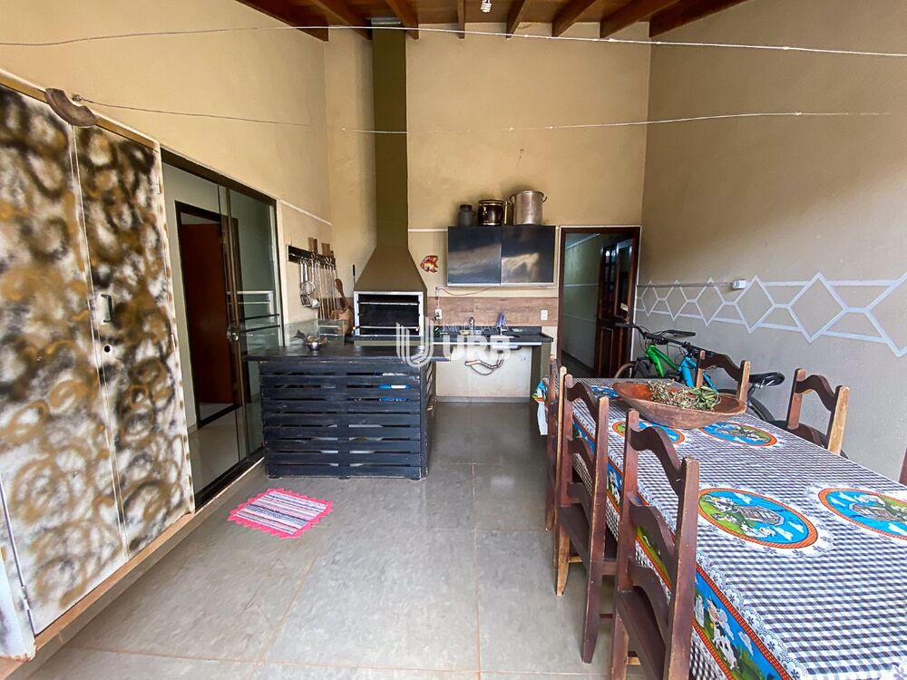 Casa à venda com 3 quartos, 180m² - Foto 4