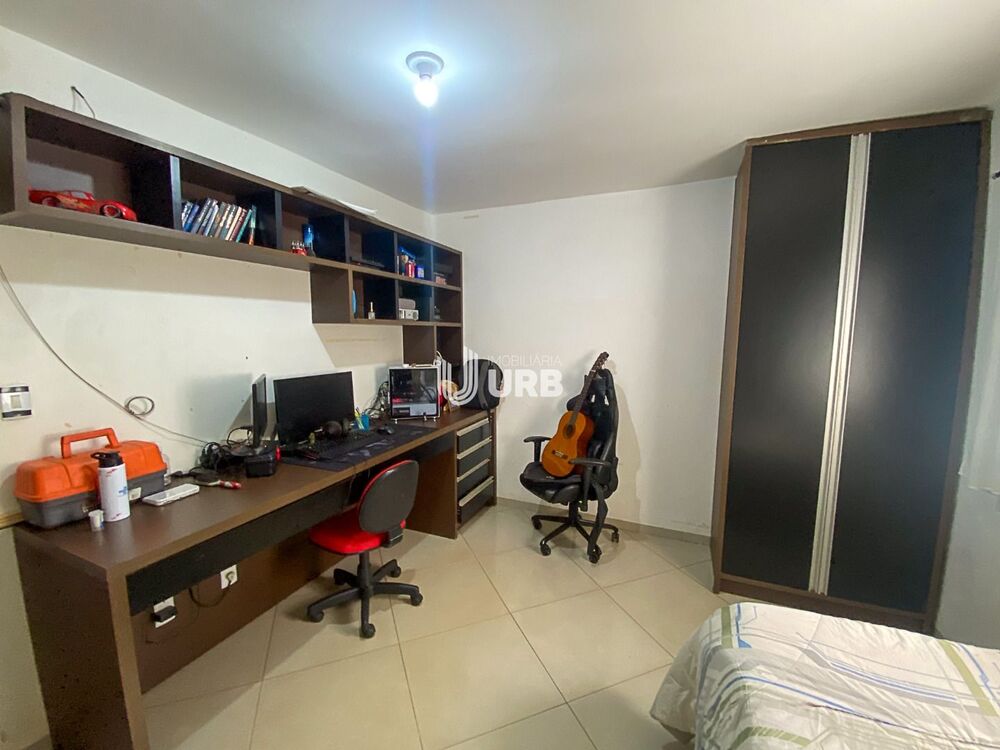 Casa à venda com 3 quartos, 180m² - Foto 2