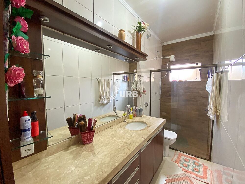Casa à venda com 3 quartos, 180m² - Foto 3