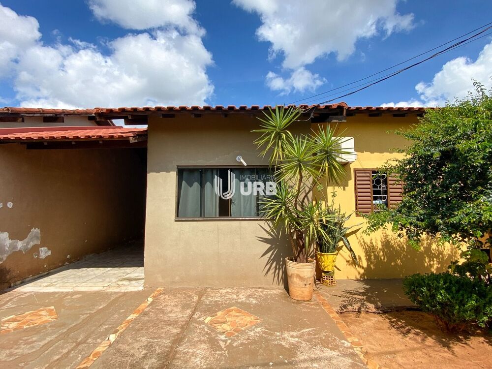 Casa à venda com 2 quartos, 130m² - Foto 2