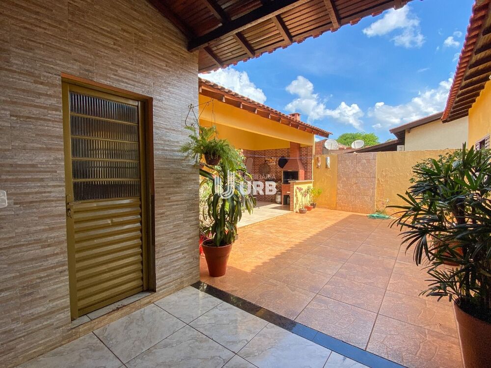 Casa à venda com 2 quartos, 130m² - Foto 3
