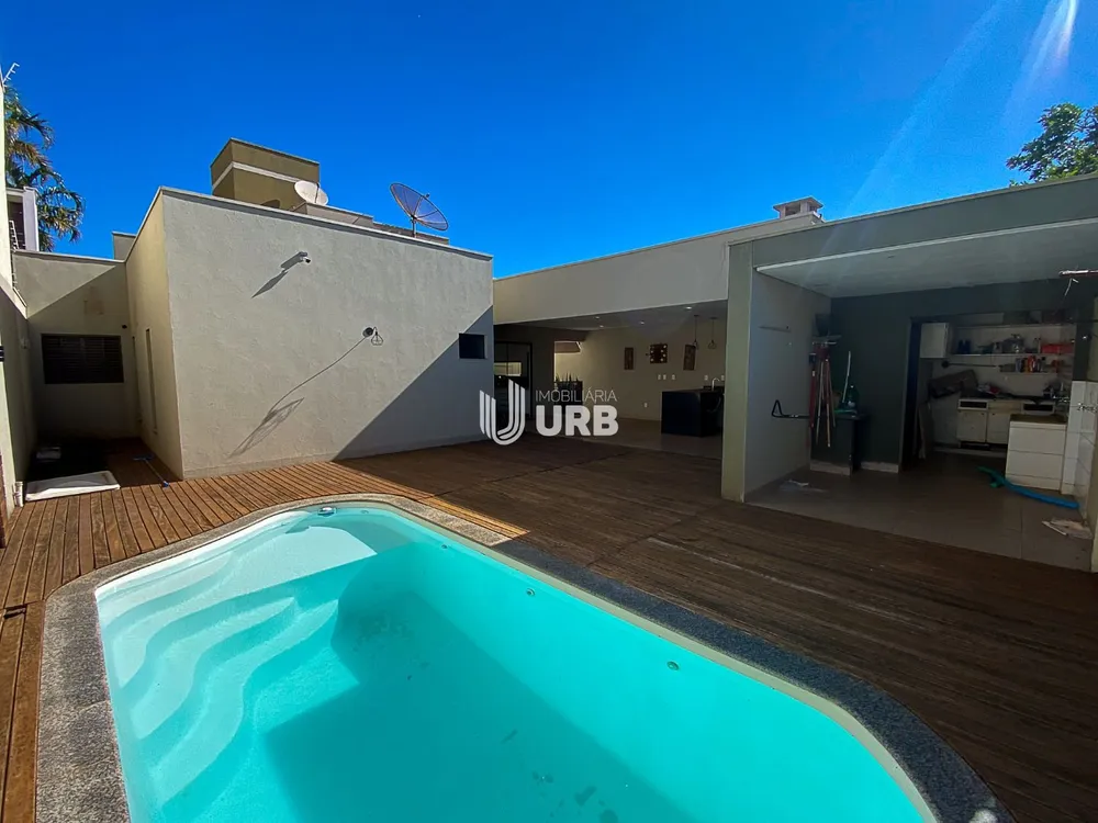 Casa, 3 quartos, 230 m² - Foto 1