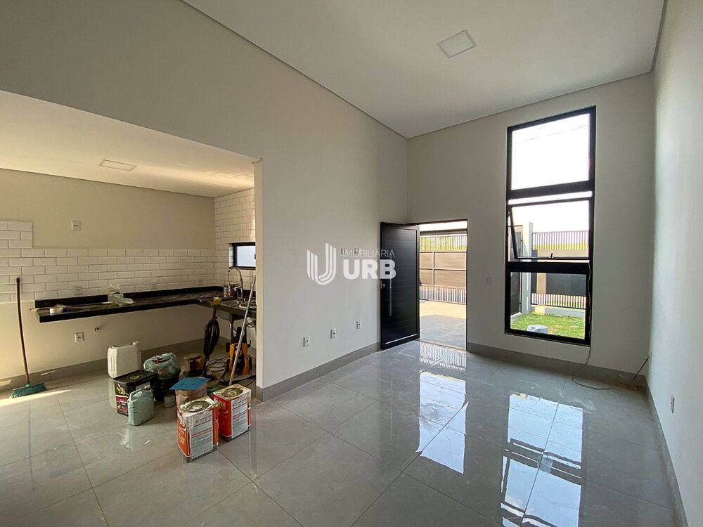 Casa à venda com 2 quartos, 69m² - Foto 2