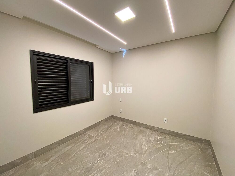 Sobrado à venda com 4 quartos, 230m² - Foto 2