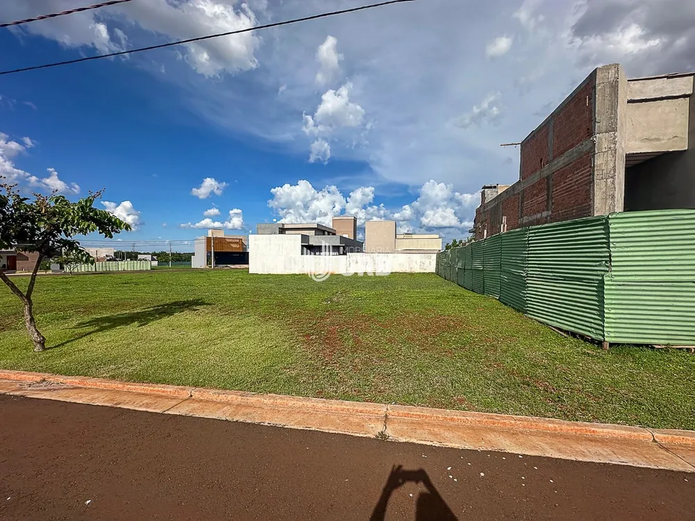 Loteamento e Condomínio, 300 m² - Foto 1