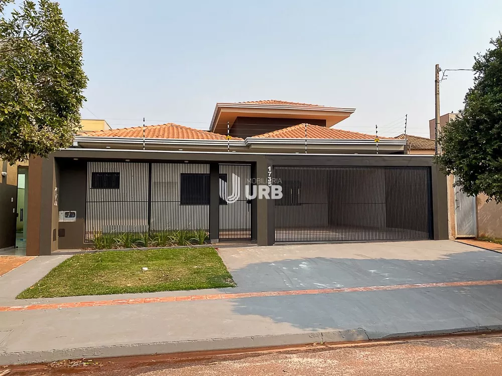 Casa à venda com 4 quartos, 230m² - Foto 1