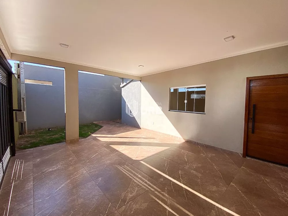 Casa à venda com 3 quartos, 98m² - Foto 2