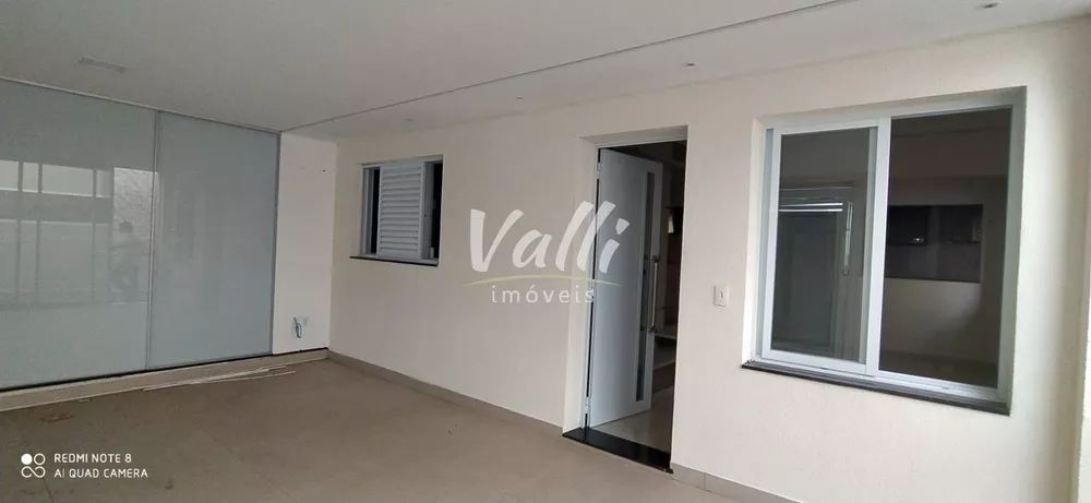 Casa à venda com 2 quartos, 110m² - Foto 1