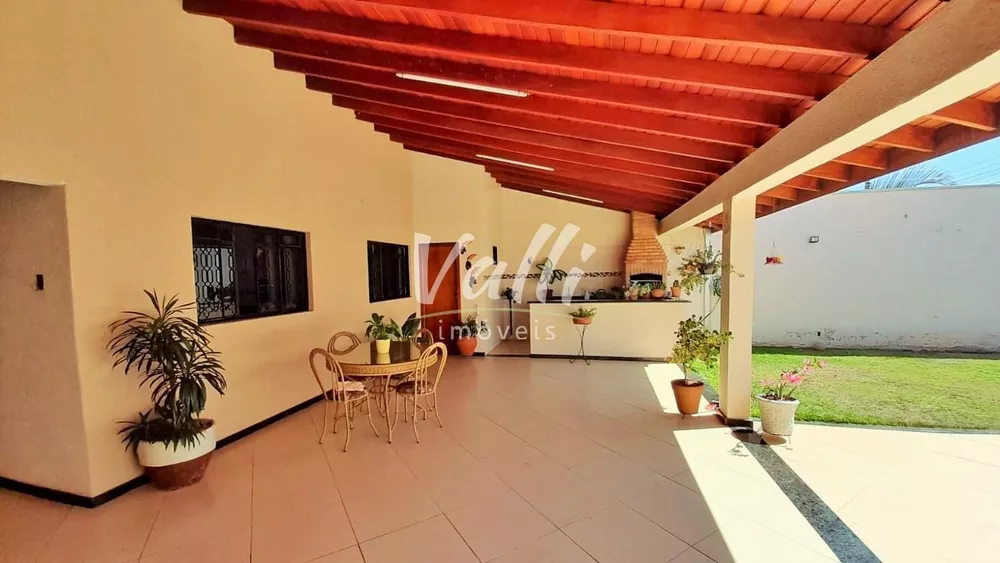 Casa à venda com 3 quartos, 250m² - Foto 3