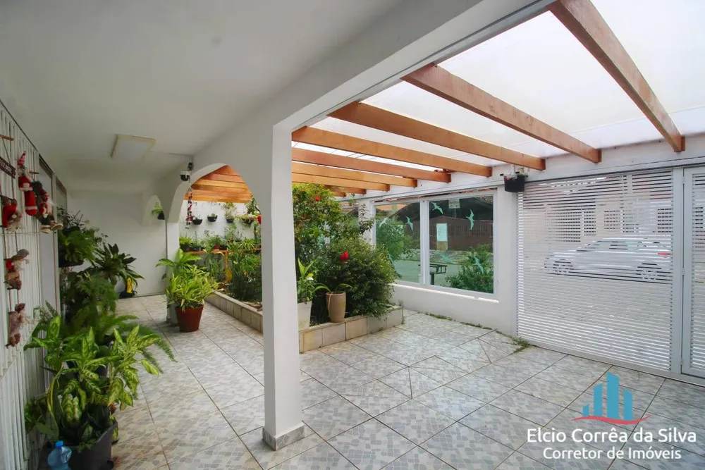 Casa, 3 quartos, 252 m² - Foto 1