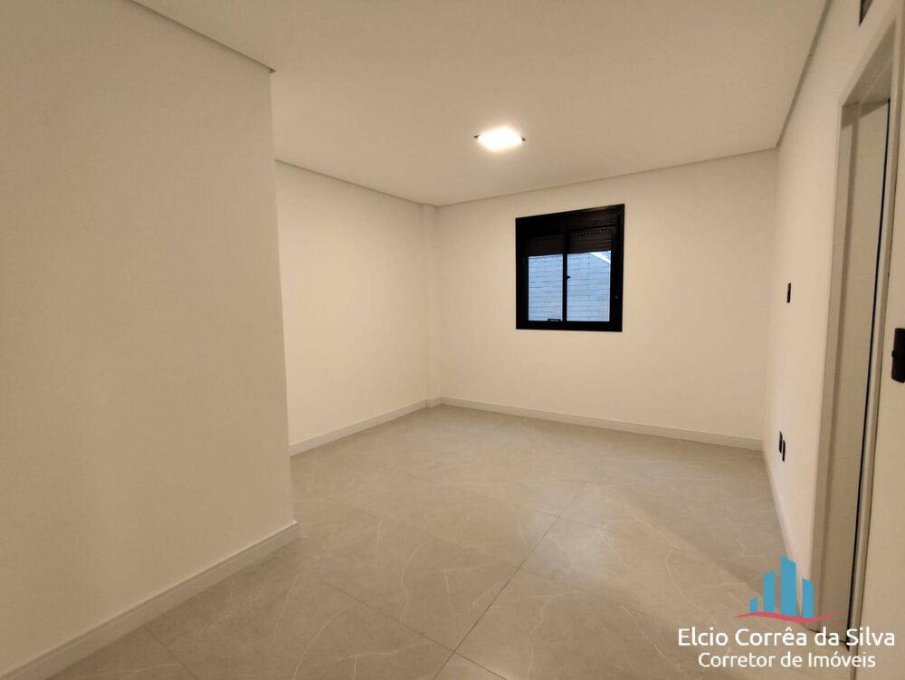 Casa à venda com 3 quartos, 280m² - Foto 1