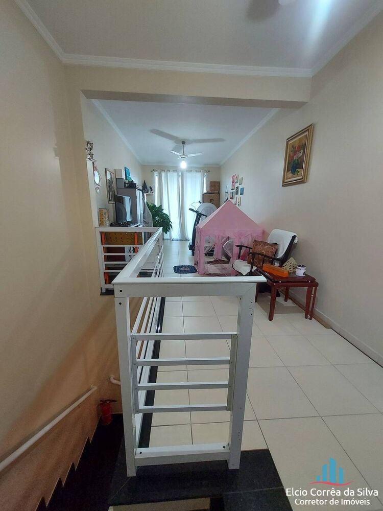 Casa à venda com 4 quartos, 228m² - Foto 1