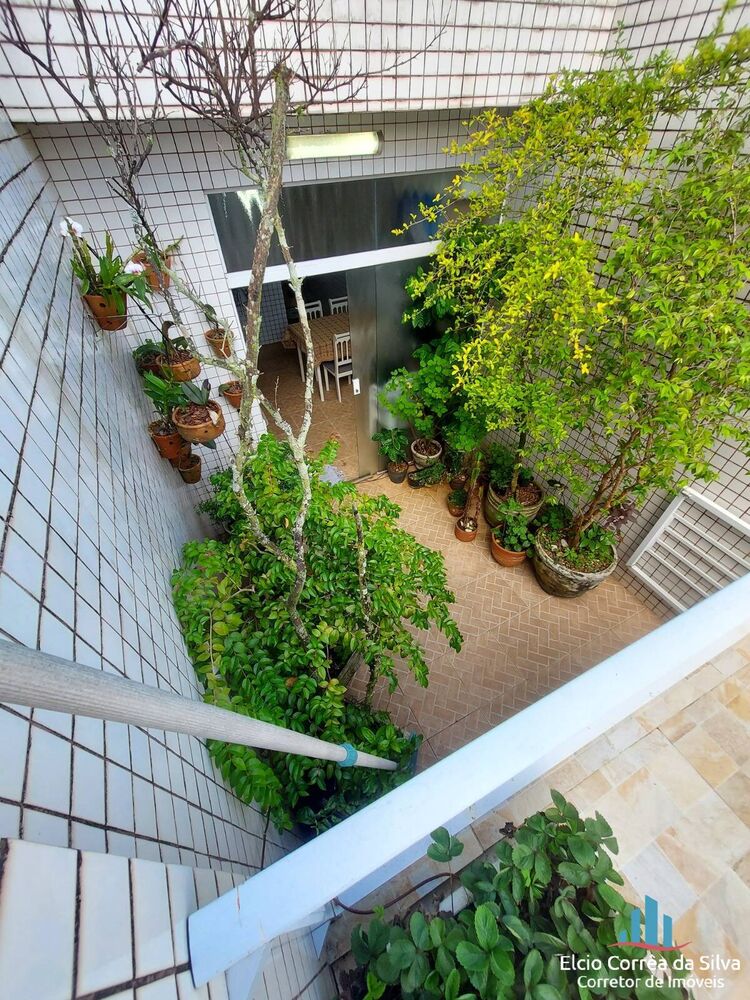 Casa à venda com 4 quartos, 228m² - Foto 2