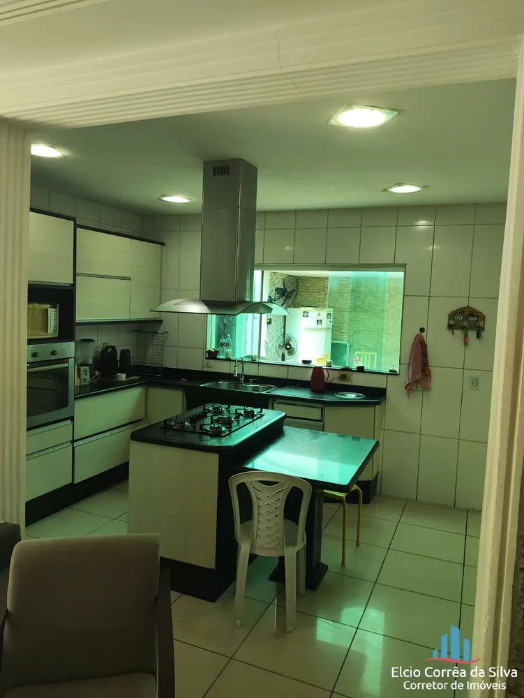 Casa, 5 quartos, 219 m² - Foto 2