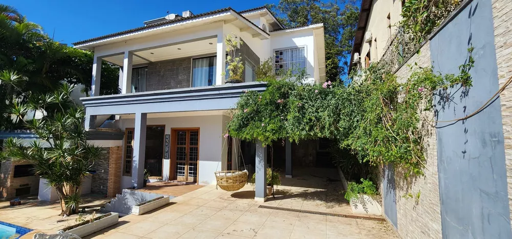 Casa à venda e aluguel com 6 quartos, 390m² - Foto 2