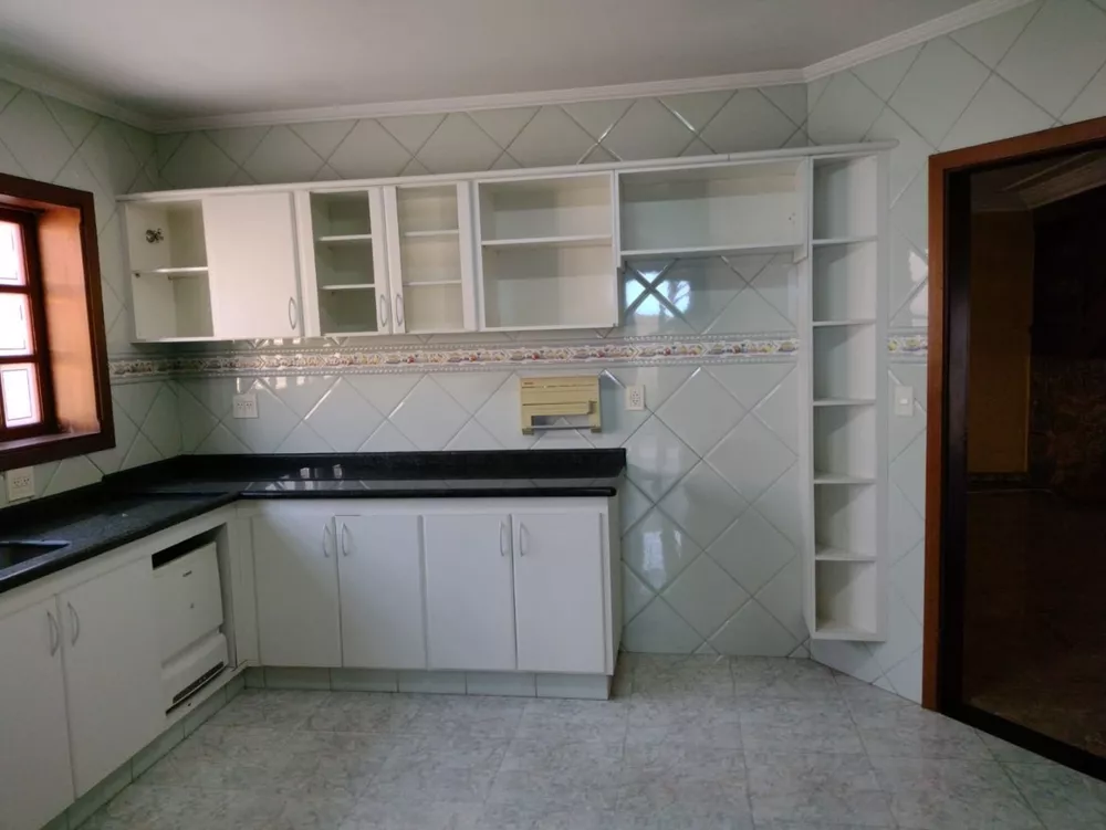 Casa à venda com 4 quartos, 388m² - Foto 2