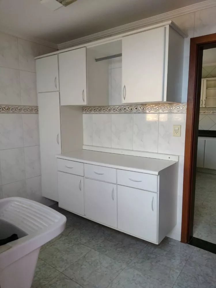 Casa à venda com 4 quartos, 388m² - Foto 4