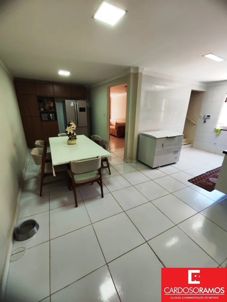 Casa, 4 quartos, 200 m² - Foto 2