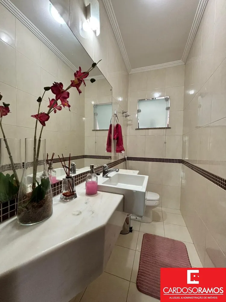 Casa, 4 quartos, 280 m² - Foto 1