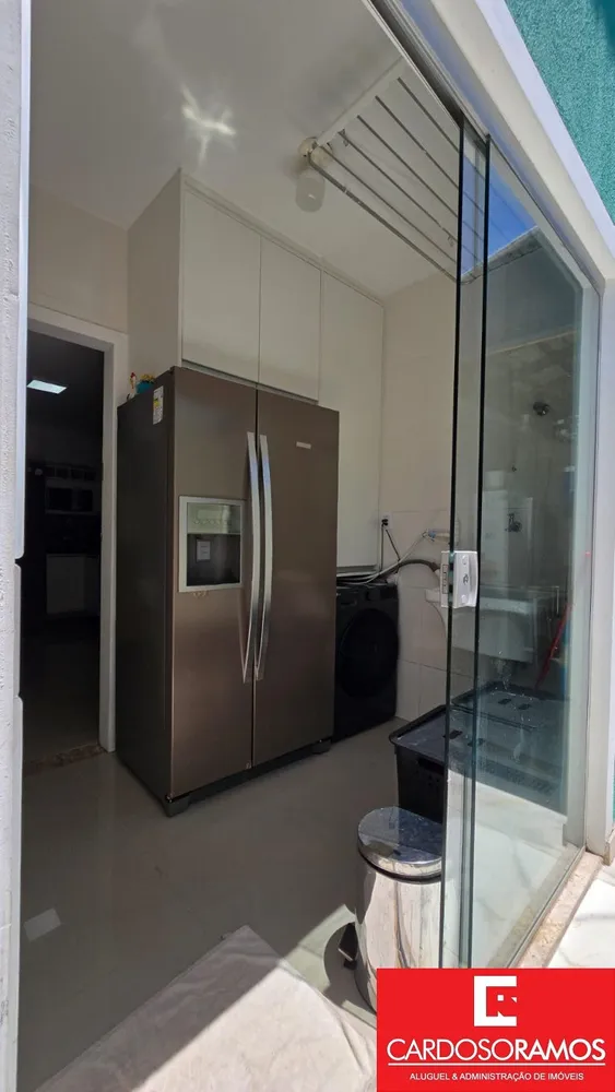 Casa, 4 quartos, 220 m² - Foto 1