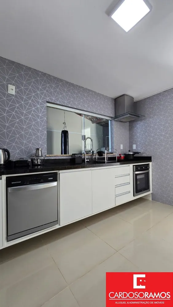 Casa, 4 quartos, 220 m² - Foto 2
