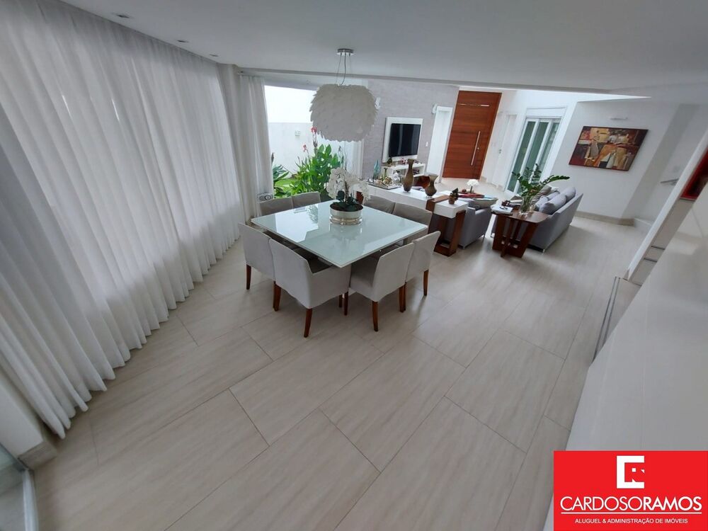 Casa à venda com 6 quartos, 673m² - Foto 1