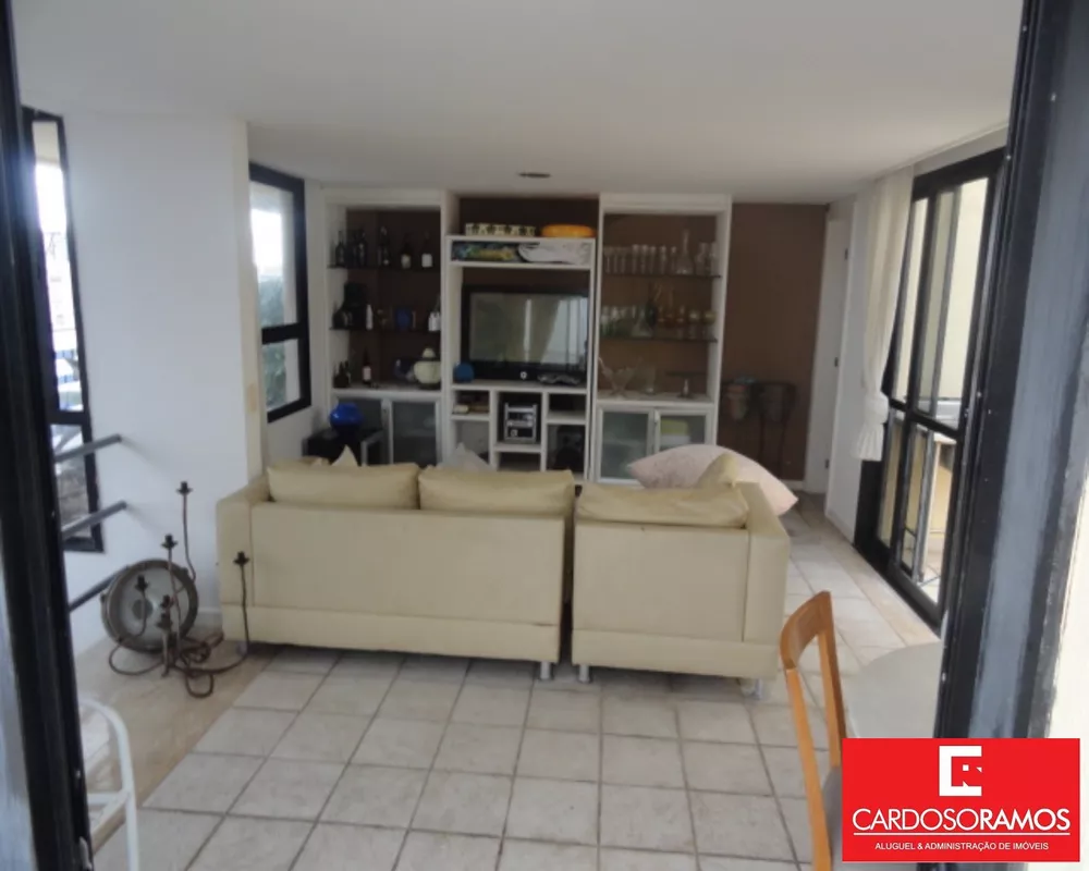 Apartamento à venda com 4 quartos, 240m² - Foto 2