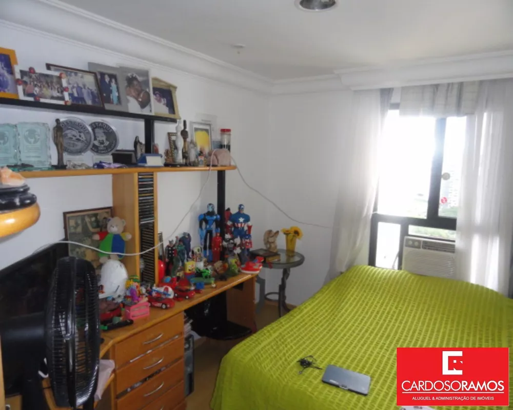 Apartamento à venda com 4 quartos, 240m² - Foto 14