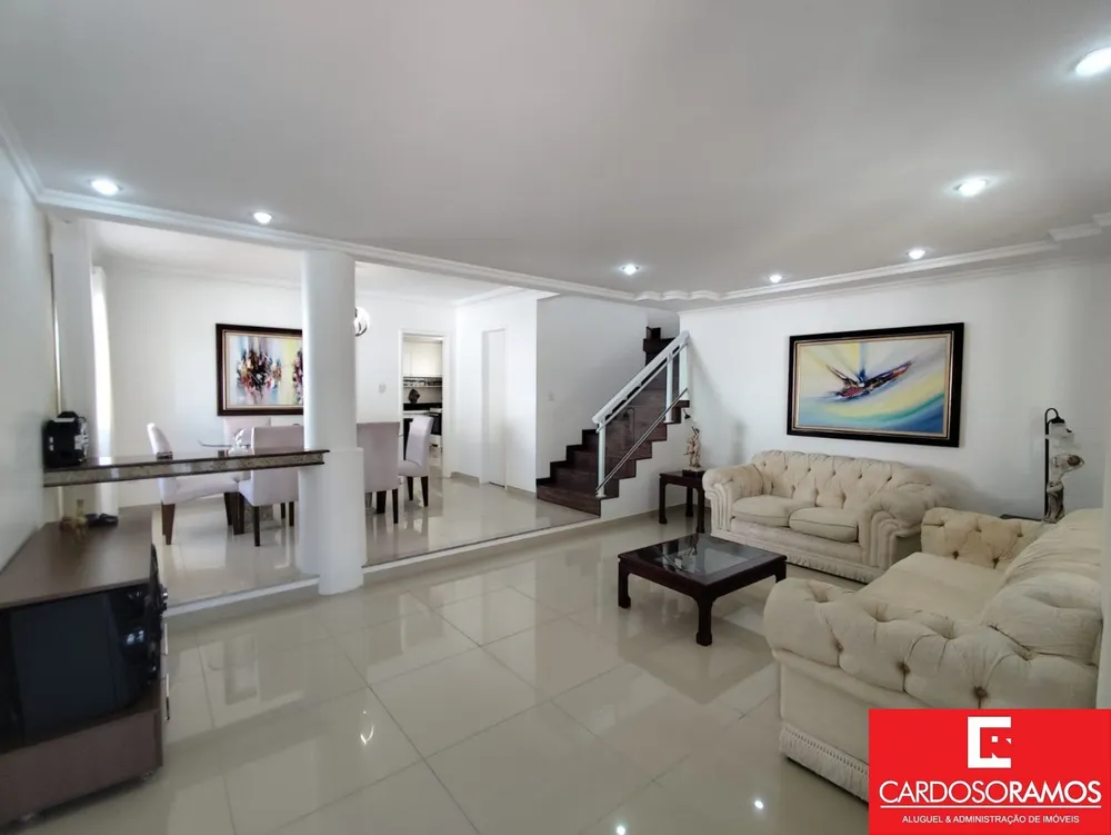 Casa, 3 quartos, 213 m² - Foto 1