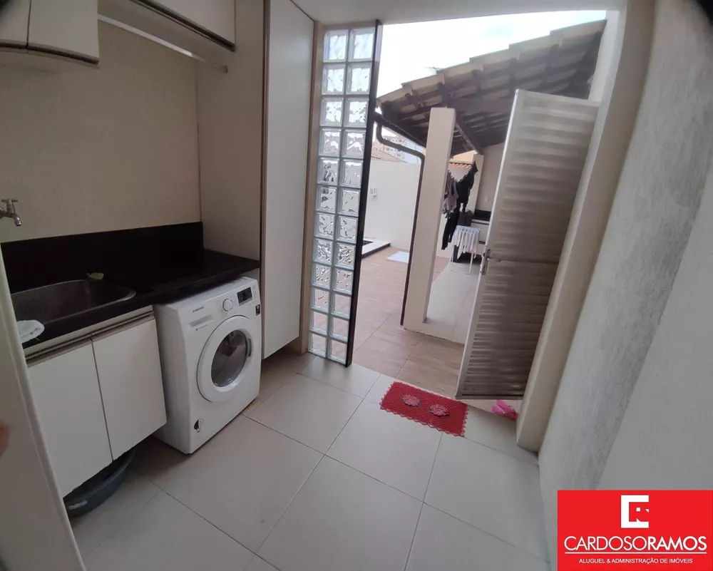 Casa à venda com 3 quartos, 313m² - Foto 13