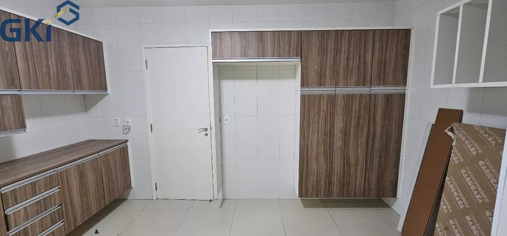Apartamento, 3 quartos, 250 m² - Foto 2